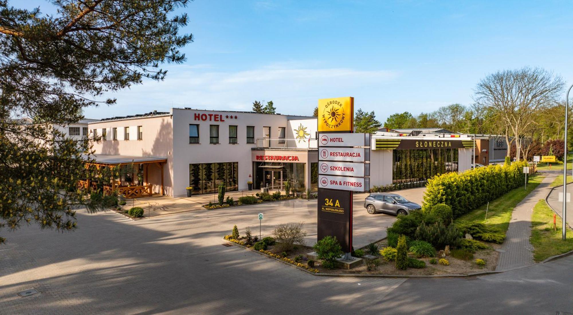 Hotel - Restauracja "Sloneczna" Jarocin Exterior photo